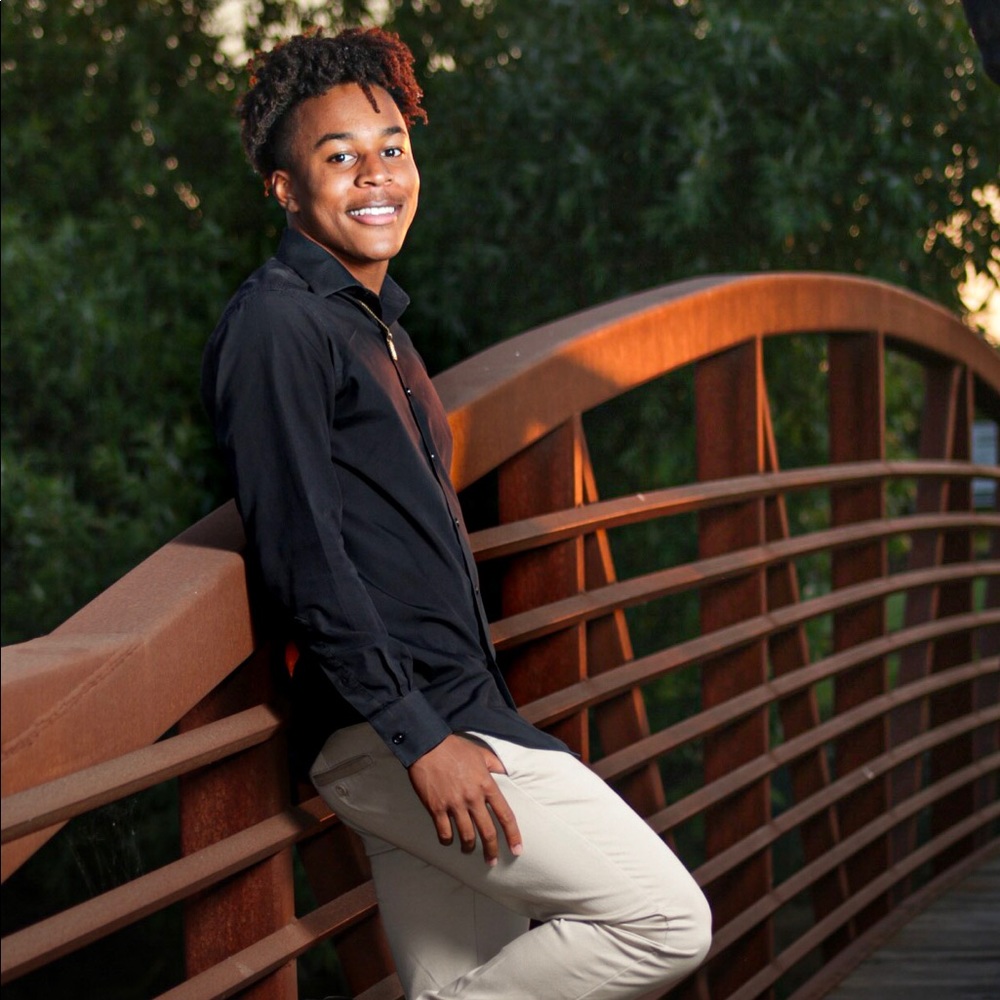 Meet your Posher, Elijah